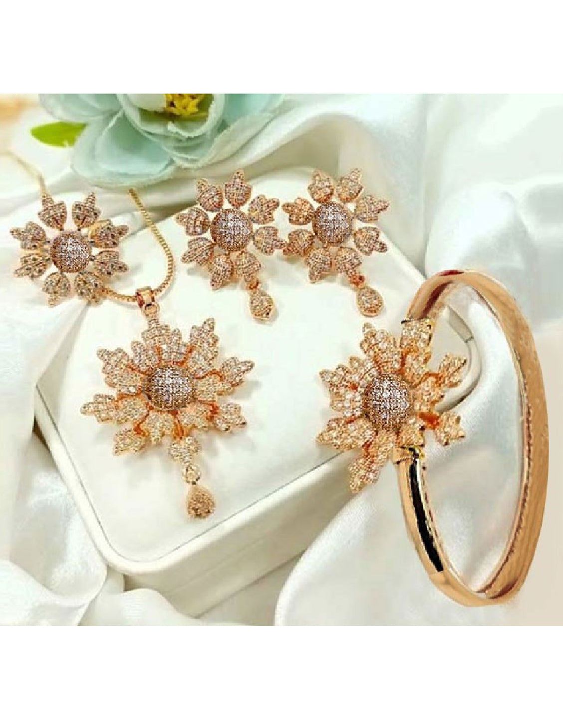 Elegant Floral Design Locket Set with Kara Bracelet & Earrings